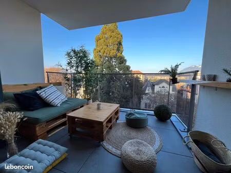 location t2 annecy parmelan  45m2 de standing  terrasse vue parmelan  avec parking en box 