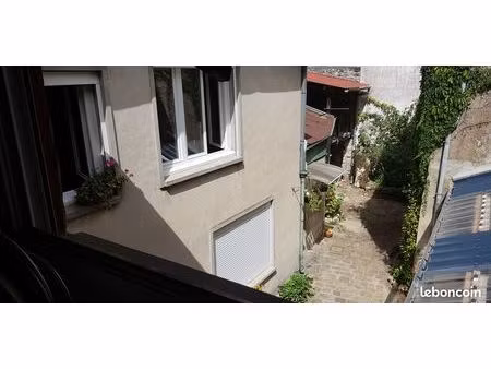 f4 de 81 m2 libre a partir du 04 juillet 3 chambres