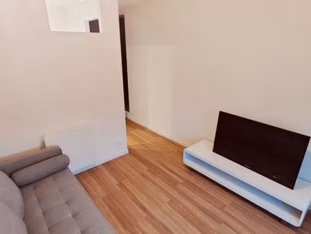 studio 32 m² meublé avec extérieur - eau  électricité et internet inclus