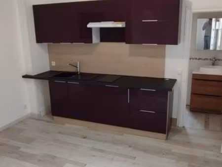 25m² place st jean melun