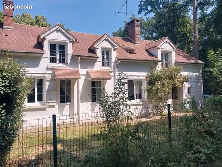 maison à louer à orgerus (gare à pied)