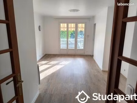 chambre 1 pièce 12 m²