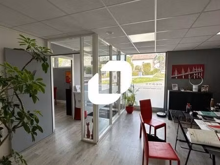 bureau 105 m²