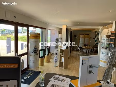 local d'activite 353 m² meythet