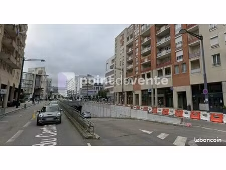 local commercial 220 m²