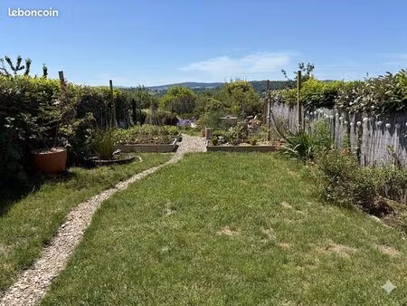 t3 meublé 65m² en rez-de-jardin – terrasse  garage & parking – les ollières