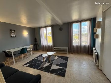 beau 2 pièces de 49 m2 à carrieres sur seine