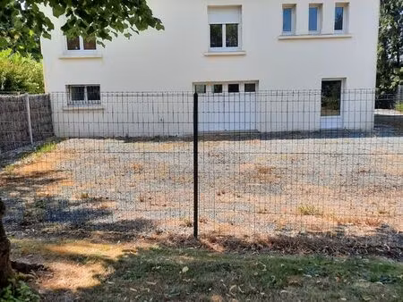 vends maison avec bâtiments agricoles et terres