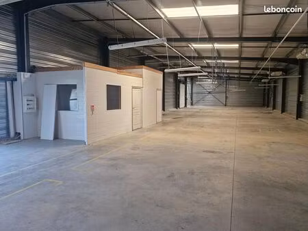 local 528 m²