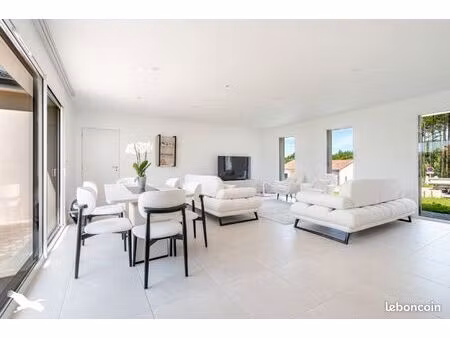 pavillon 4 pièces 145 m²
