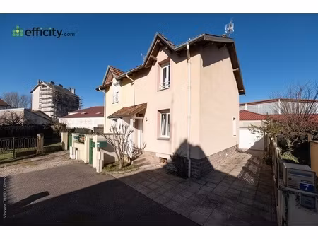 maison 3 pièces - 74 m²