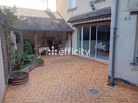 maison 10 pièces - 198 m²