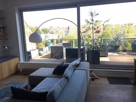 penthouse à louer à avenue guillaume macau 18 ixelles (vbe38379)