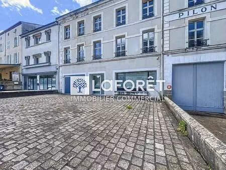 location bureaux et commerces à parthenay (79200) : à louer / 128m² parthenay