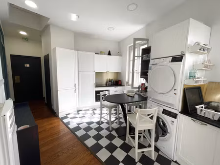 chambre en colocation étudiante dans un bel appartement de 7