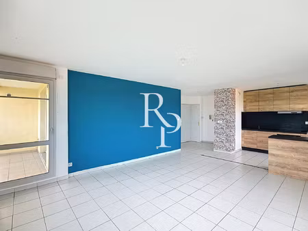t3 70 40m2 avec balcon et garage