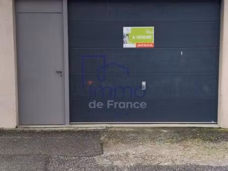 grand garage de 35m² en rdc avec belle hauteur