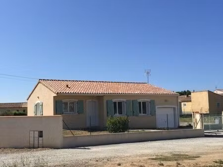 villa de plain-pied à louer à villegailhenc. type 4 avec jardin clos  terrasse et garage  