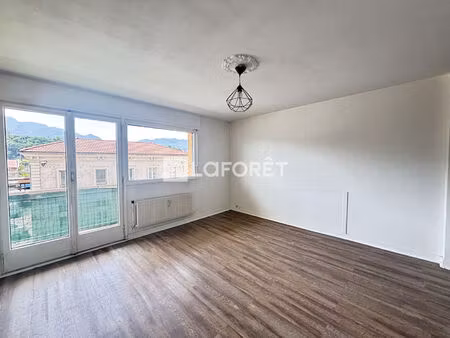 grand t2 56 m² + balcon + cave - aix-les-bains gare - ascenseur