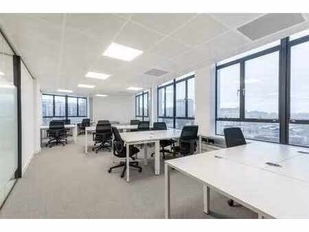 un bureau pour 20 employés à spaces auderghem