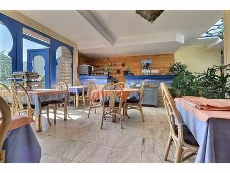 restaurant avec terrasse et jardin à deux pas du centre-vill