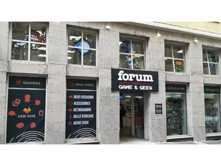 à louer - local commercial en hyper centre de saint-étienne - rue michel rondet