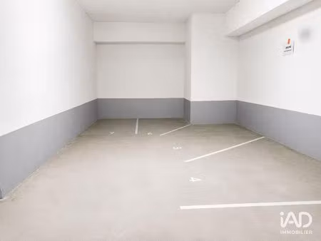 parking à paris (75009)