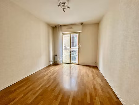 a vendre appartement t2 avec garage ferme - hyper-centre