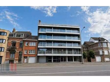 960 m² de bureaux à vendre à molenbeek-saint-jean