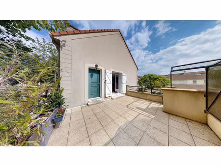 plaisir - maison de ville avec terrasse