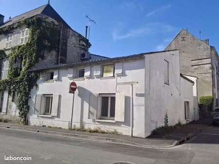 immeuble 200 m² cognac