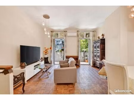 bel appartement traversant de 70 m² avec balcon
