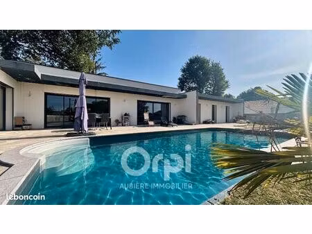maison 7 pièces 220 m²