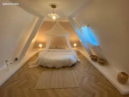 duplex rénové : 2/3 chambres + palier