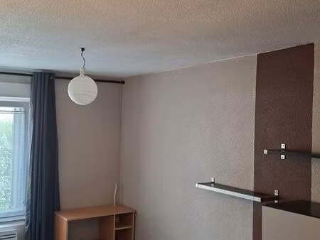 appartement meublé t2 30 m2 avec place de parking
