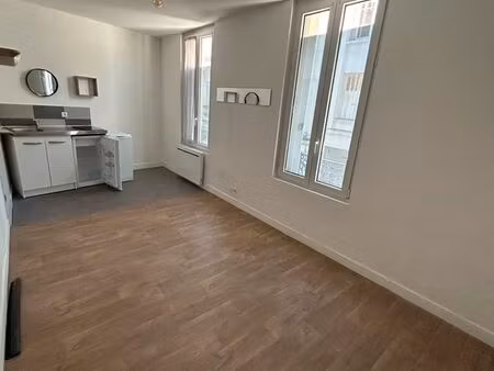 hyper centre entre gare et mairie calme