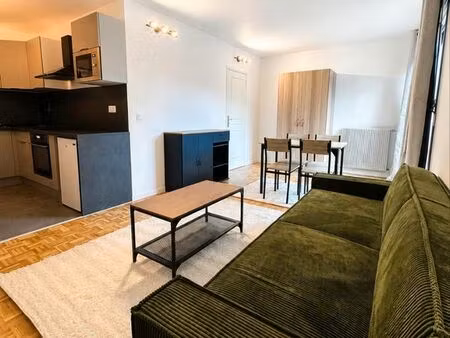t2 meublé – cergy préfecture - grand centre – 5 min rer a / centre commercial les 3 fontai