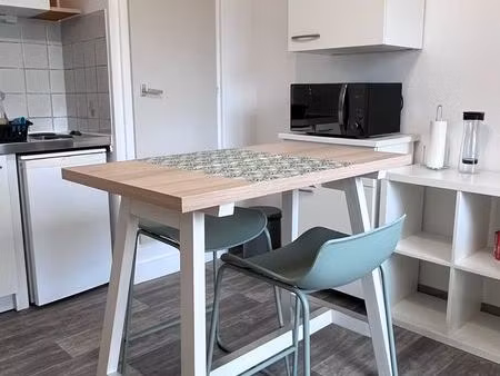studio rénové et meublé de 20m2  proche des facultés