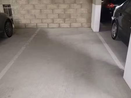 place de parking sécurisée