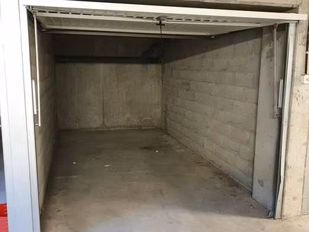 a louer box de parking sécurisé à ornex proche ferney-voltaire