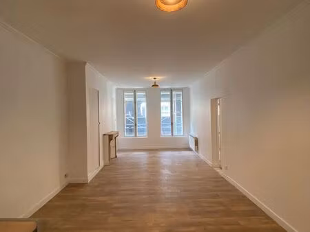 f3 rénové isolé à neuf haussmannien- 65 m² - centre