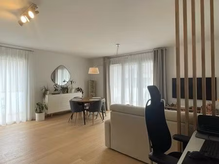 ? t3 meublé coup de cœur – terrasse 17 m² exposée sud-ouest – résidence 2022 – ferney-volt