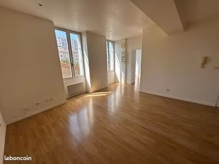 joli f2 dans quartier calme st chamond