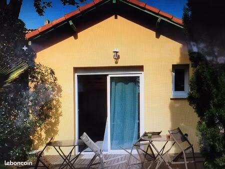 grand studio de plein pied au sein d’une bastide  aix centre