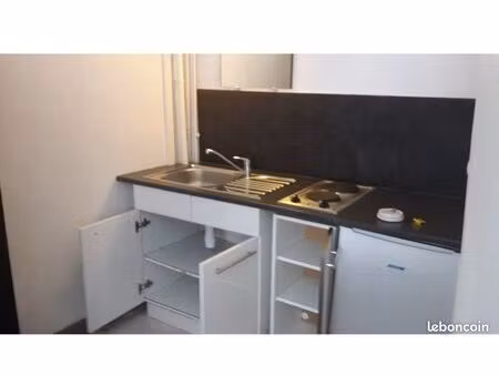 loue chambre meublée catho