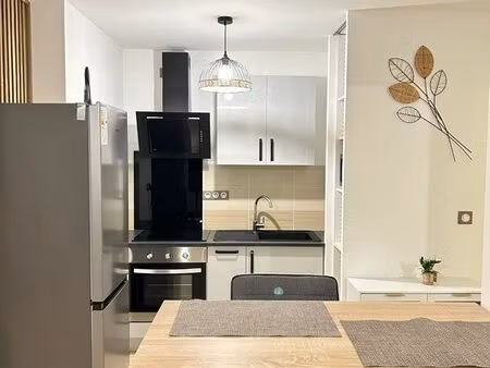 à louer – t2 meublé moderne – sainte-clotilde (la réunion)