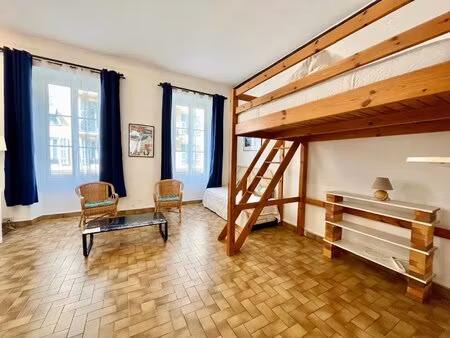 a louer à nice  quartier du port - très grand f1 traversant avec balcon