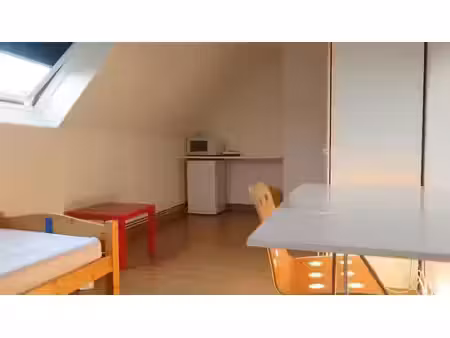 location meublée chambre 1 pièce 12 m² à salouël (80480)  320 €