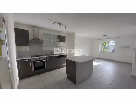 location appartement 3 pièces 67.78 m² à loubaresse (15320)  472 €