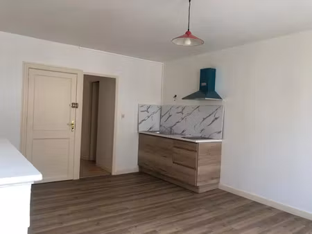 location appartement 2 pièces 38.2 m² à tonnay-charente (17430)  525 €